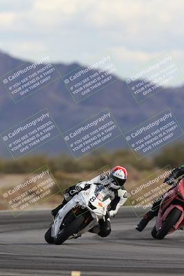 media/Nov-16-2025-Race Pace (Sun) [[8c5fa54630]]/Non Verified Riders (1st 20 Minutes)/5-Turn 15 (110pm)/